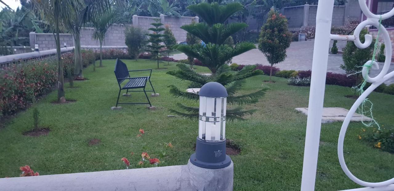 Fort Heights Homestay Fort Portal Exterior foto