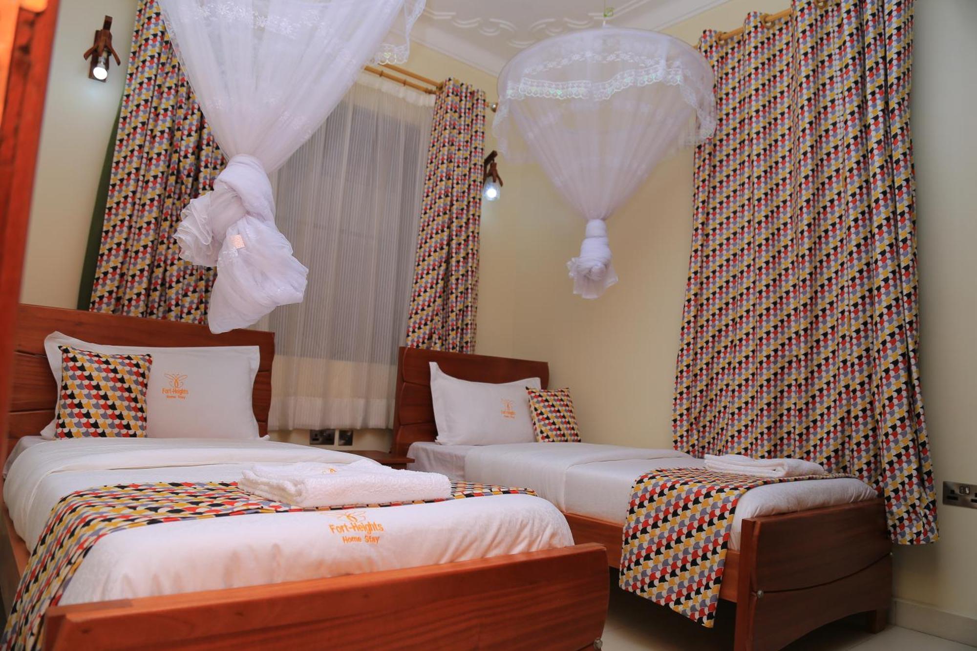 Fort Heights Homestay Fort Portal Zimmer foto